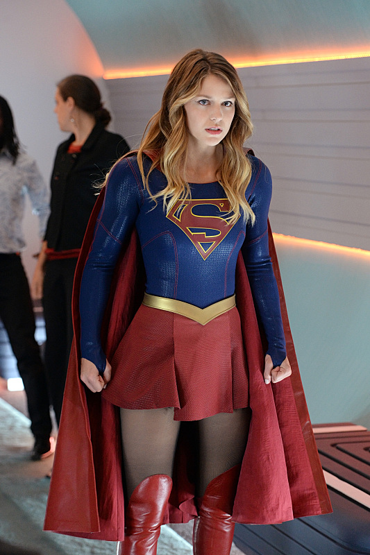 Supergirl: How Does She Do It? | Season 1 | Episode 5