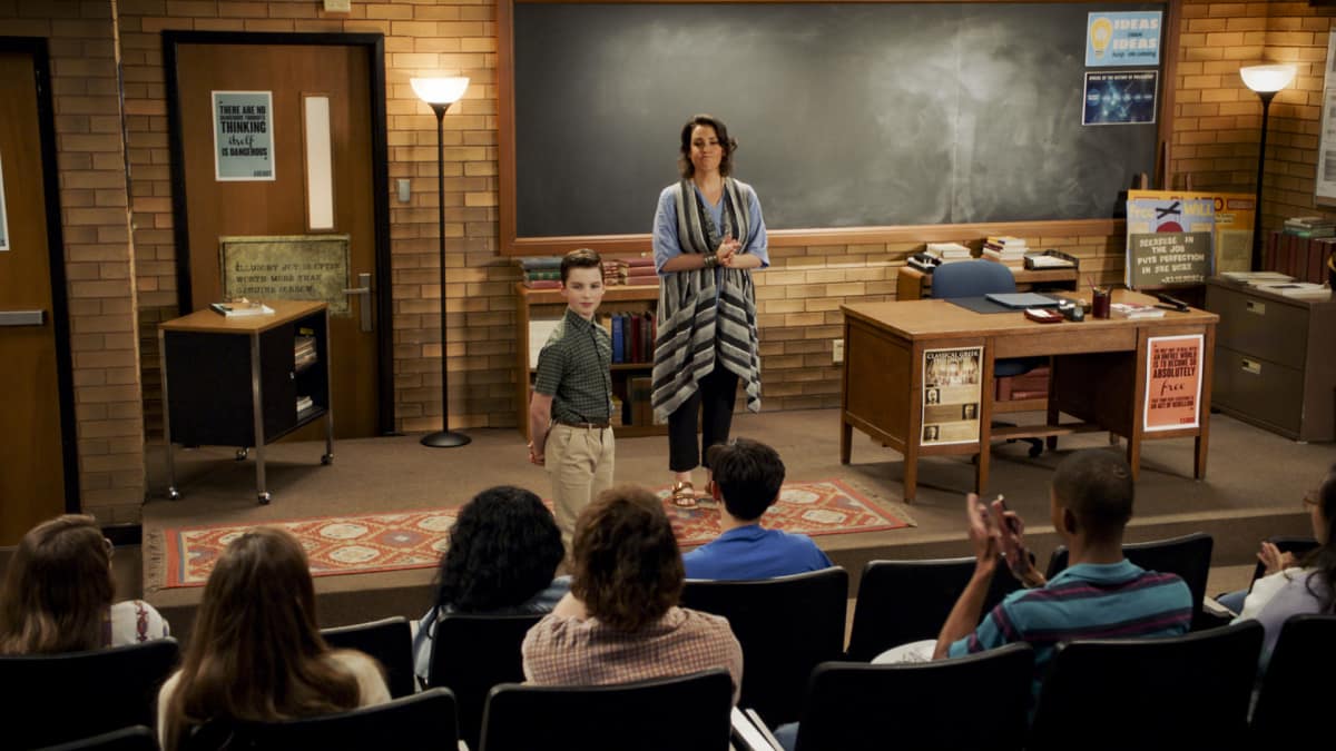 Young Sheldon: A Philosophy Class and Worms That Can Chase You | Season 4 | Episode 7