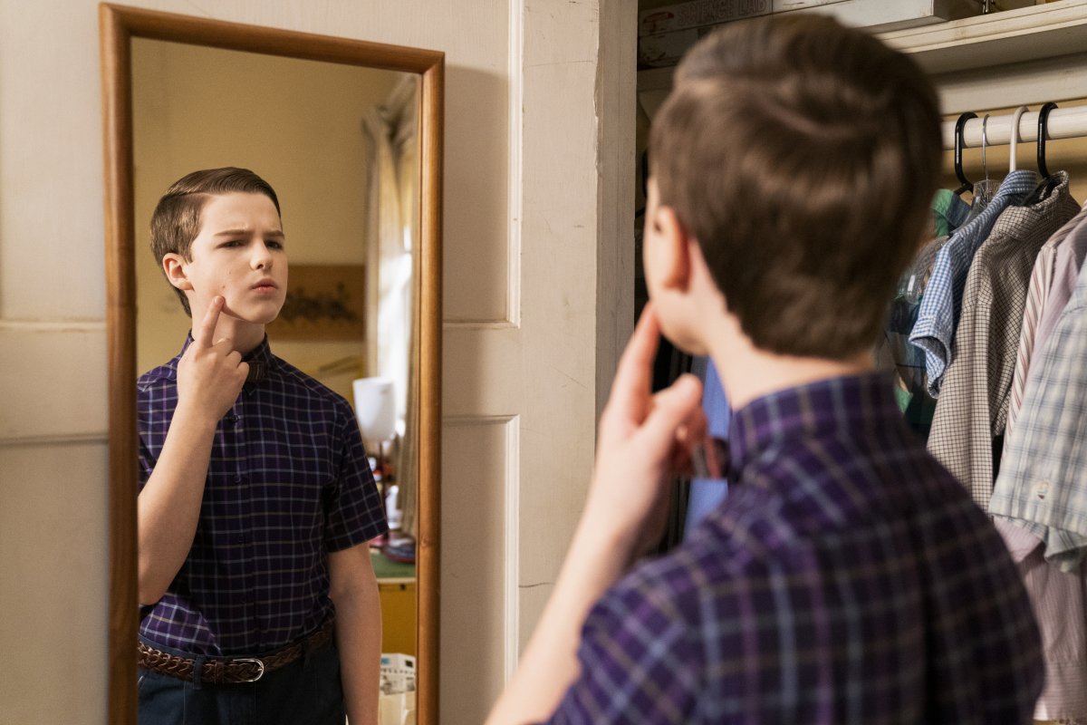 Young Sheldon: A Clogged Pore, a Little Spanish and the Future | Season 5 | Episode 22