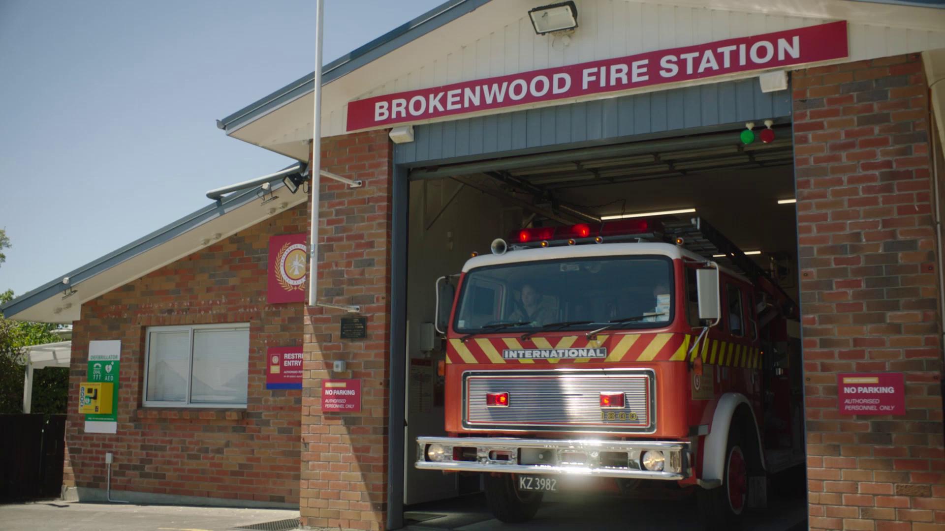 Brokenwood: Mord in Neuseeland: Four Fires and a Funeral | Season 8 | Episode 6