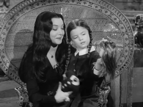 Die Addams Family: Morticia's Favorite Charity | Season 1 | Episode 29