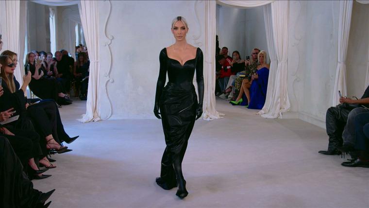 The Kardashians: Here's to Paris | Season 2 | Episode 10