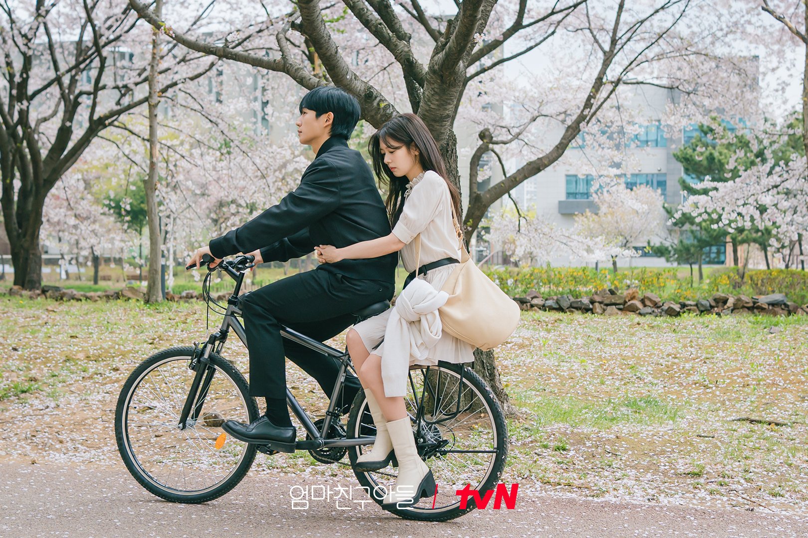 Eom-ma Chin-gu A-deul: Love is All About Timing | Season 1 | Episode 7