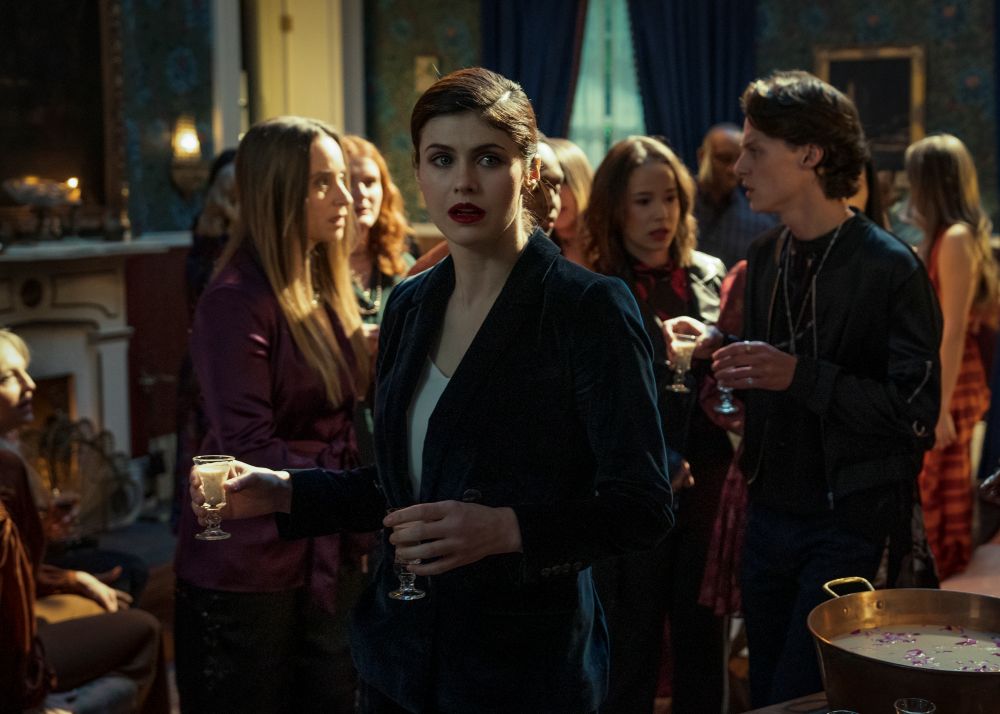 Mayfair Witches: Cover the Mirrors | Season 2 | Episode 3