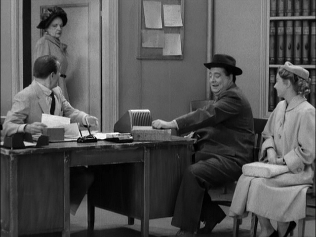 The Honeymooners: A Woman's Work Is Never Done | Season 1 | Episode 4