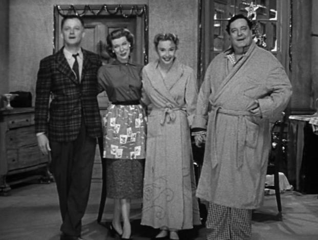 The Honeymooners: 'Twas the Night Before Christmas | Season 1 | Episode 13