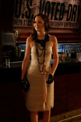 Gossip Girl: How to Succeed in Bassness | Season 3 | Episode 7