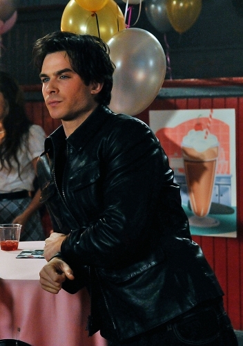 Vampire Diaries: Unpleasantville | Season 1 | Episode 12