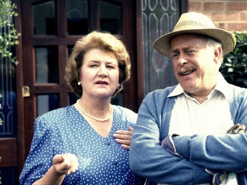 Keeping Up Appearances: Daddy's Accident | Season 1 | Episode 1