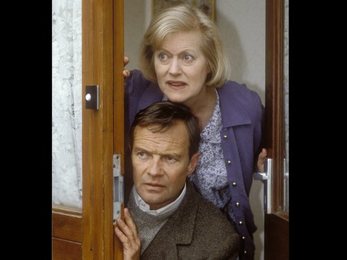 Keeping Up Appearances: Daisy's Toyboy | Season 1 | Episode 5