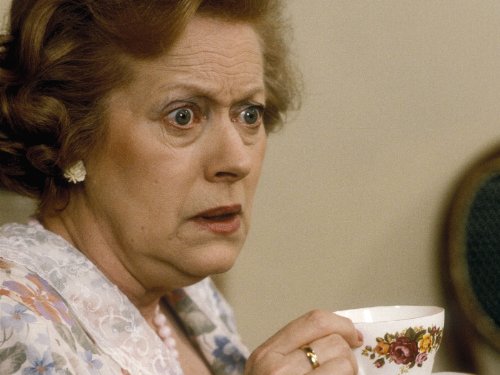 Keeping Up Appearances: The Charity Shop | Season 1 | Episode 4