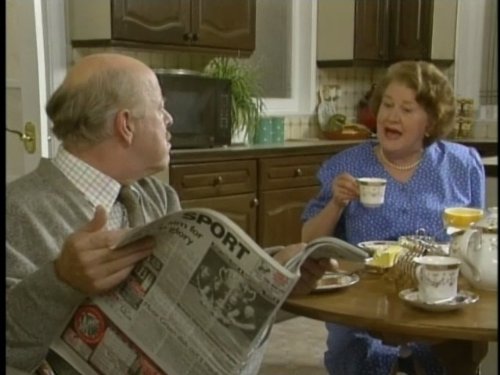 Keeping Up Appearances: The Hostess | Season 5 | Episode 10