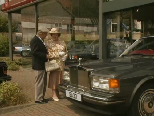 Keeping Up Appearances: A Crafts-Woman Scorned | Season 5 | Episode 9