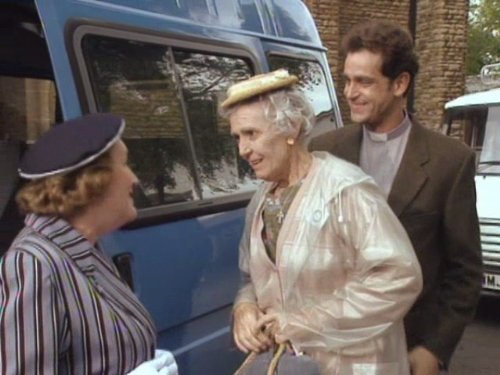 Keeping Up Appearances: The Senior Citizen's Outing | Season 5 | Episode 1
