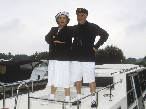 Keeping Up Appearances: What to Wear When Yachting | Season 3 | Episode 7