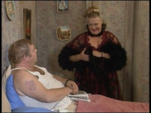 Keeping Up Appearances: The Boy Friend | Season 5 | Episode 7