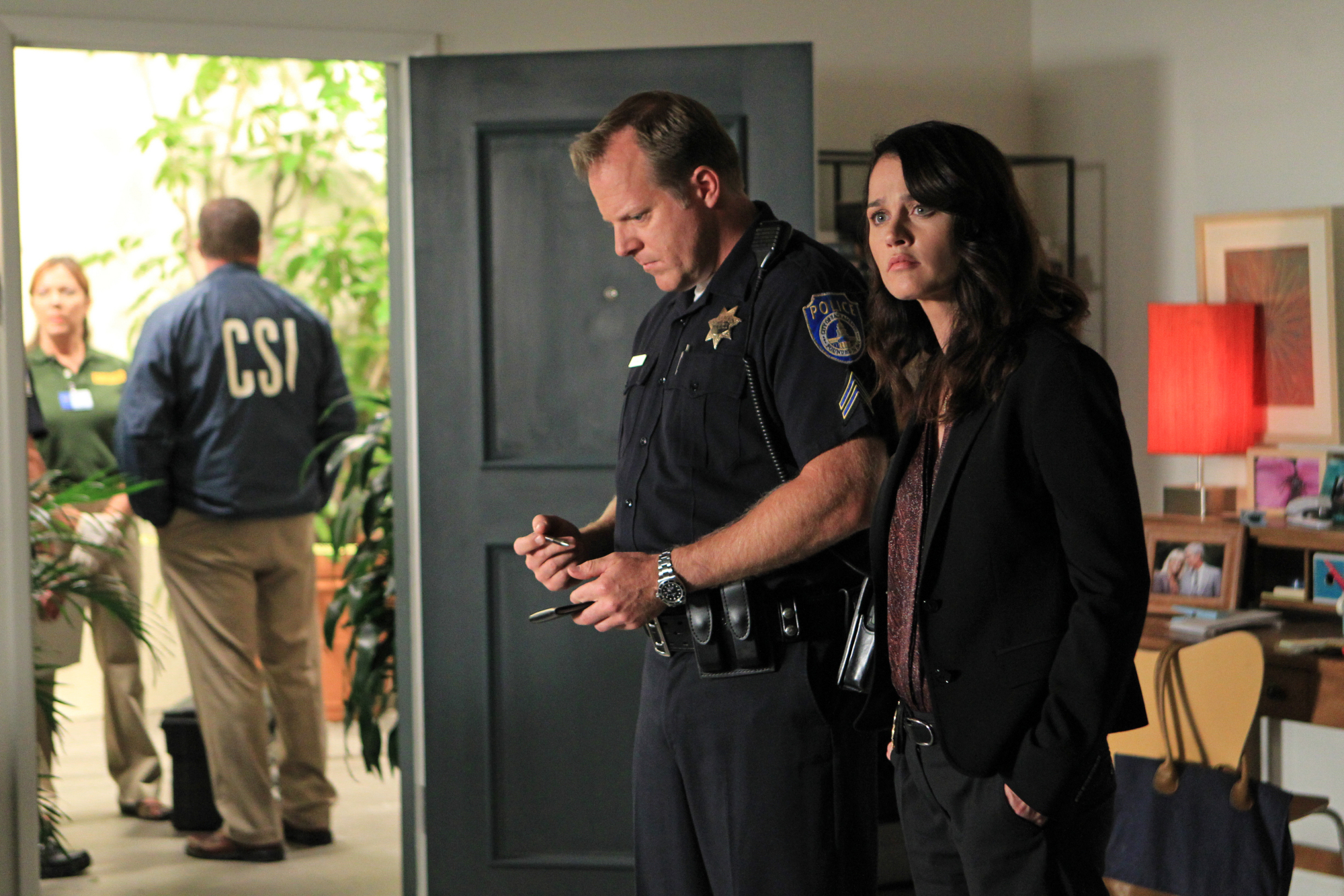 Mentalist: The Crimson Ticket | Season 5 | Episode 1