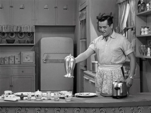 I Love Lucy: Job Switching | Season 2 | Episode 1
