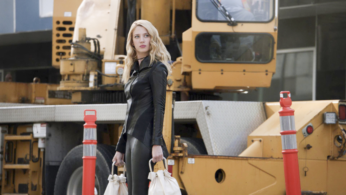 Supergirl: Triggers | Season 3 | Episode 2