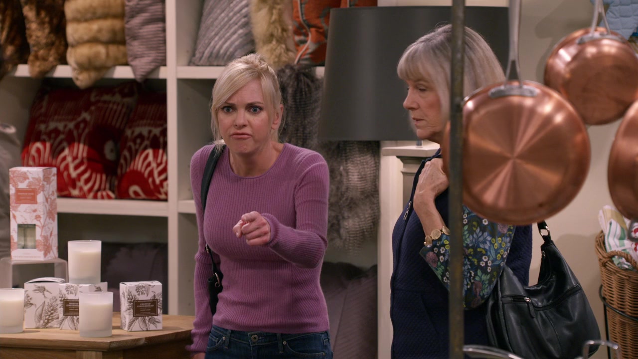 Mom: Pork Butt and a Mall Walker | Season 7 | Episode 7