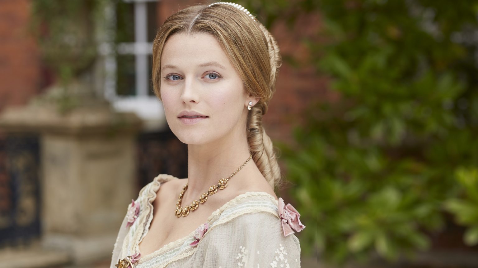 Victoria: A Show of Unity | Season 3 | Episode 5
