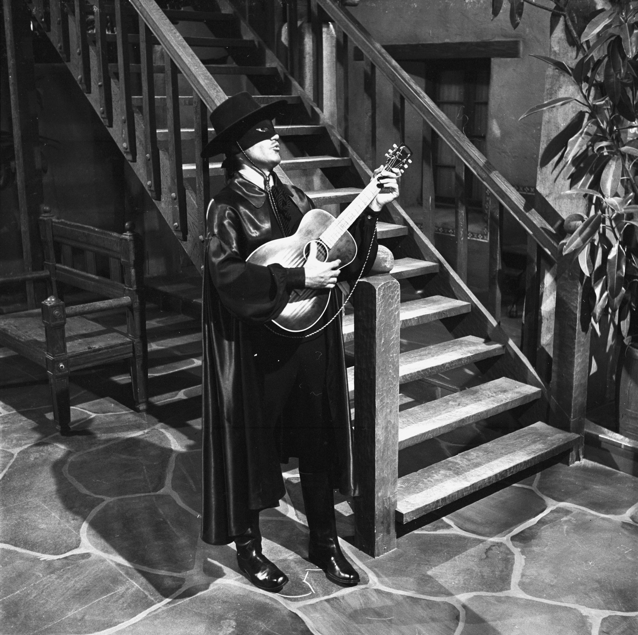 Zorro: The Flaming Arrow | Season 2 | Episode 11