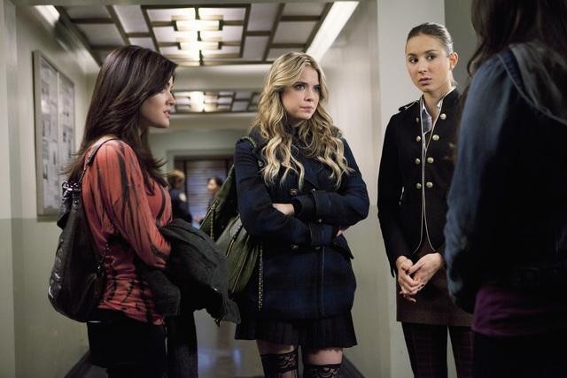 Pretty Little Liars: A Person of Interest | Season 1 | Episode 19