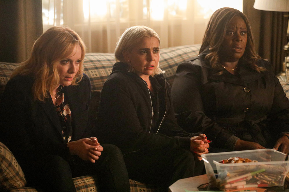 Good Girls: You Have Reached the Voicemail of Leslie Peterson | Season 2 | Episode 3