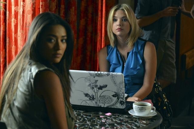 Pretty Little Liars: What Lies Beneath | Season 3 | Episode 10
