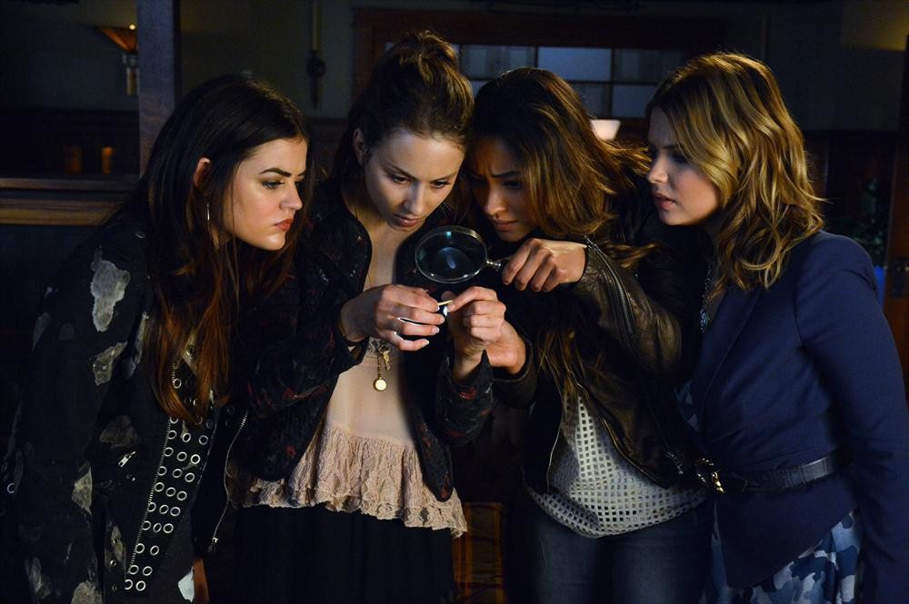 Pretty Little Liars: Bite Your Tongue | Season 4 | Episode 17