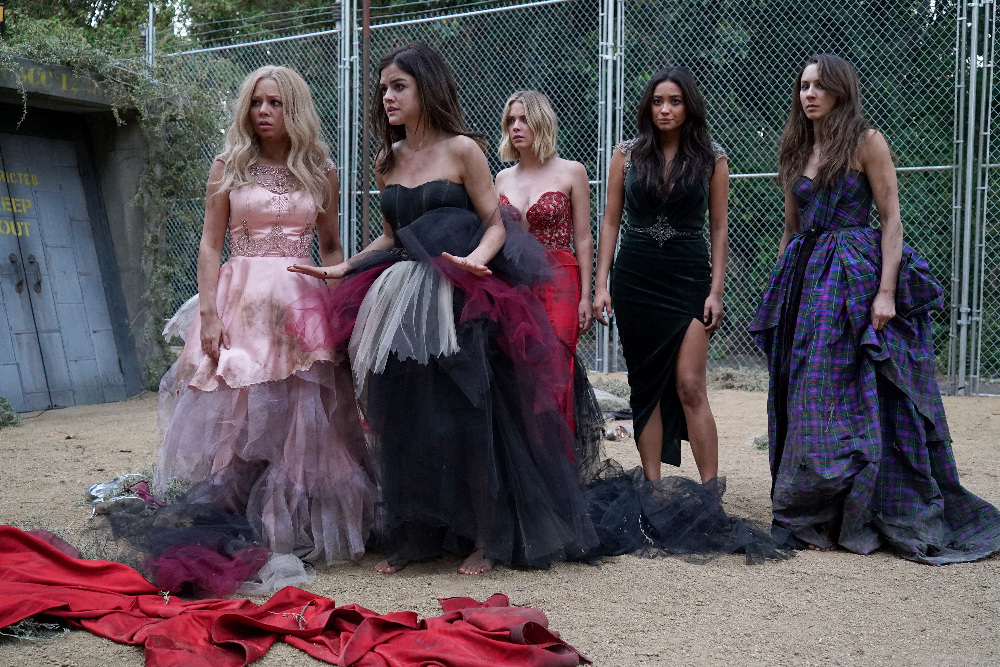 Pretty Little Liars: Game On, Charles | Season 6 | Episode 1