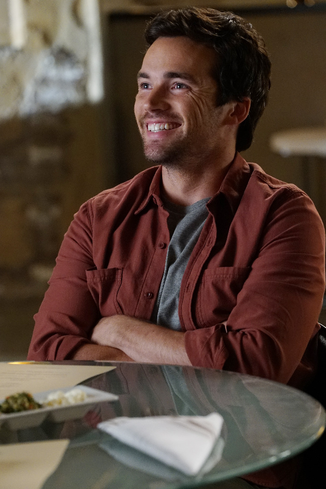 Pretty Little Liars: The Gloves Are On | Season 6 | Episode 13