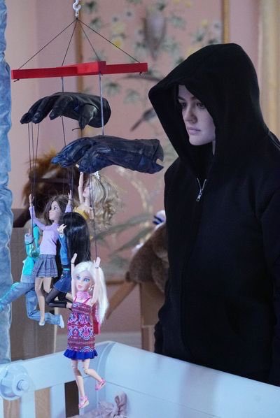 Pretty Little Liars: The Glove That Rocks the Cradle | Season 7 | Episode 16