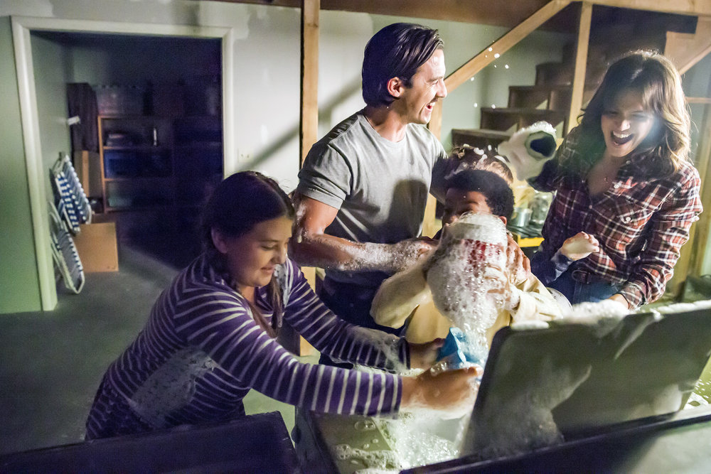 This Is Us: The Best Washing Machine in the Whole World | Season 1 | Episode 7
