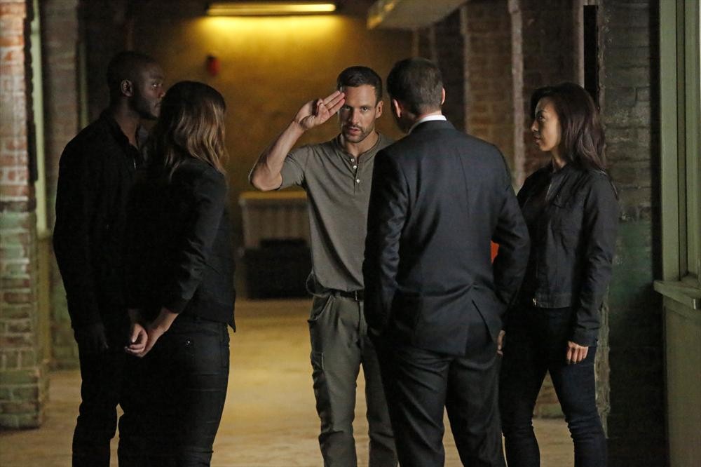 Marvel: Les agents du S.H.I.E.L.D.: Heavy Is the Head | Season 2 | Episode 2