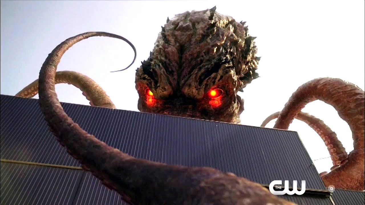 DC: Legends of Tomorrow: Tagumo Attacks!!! | Season 4 | Episode 5