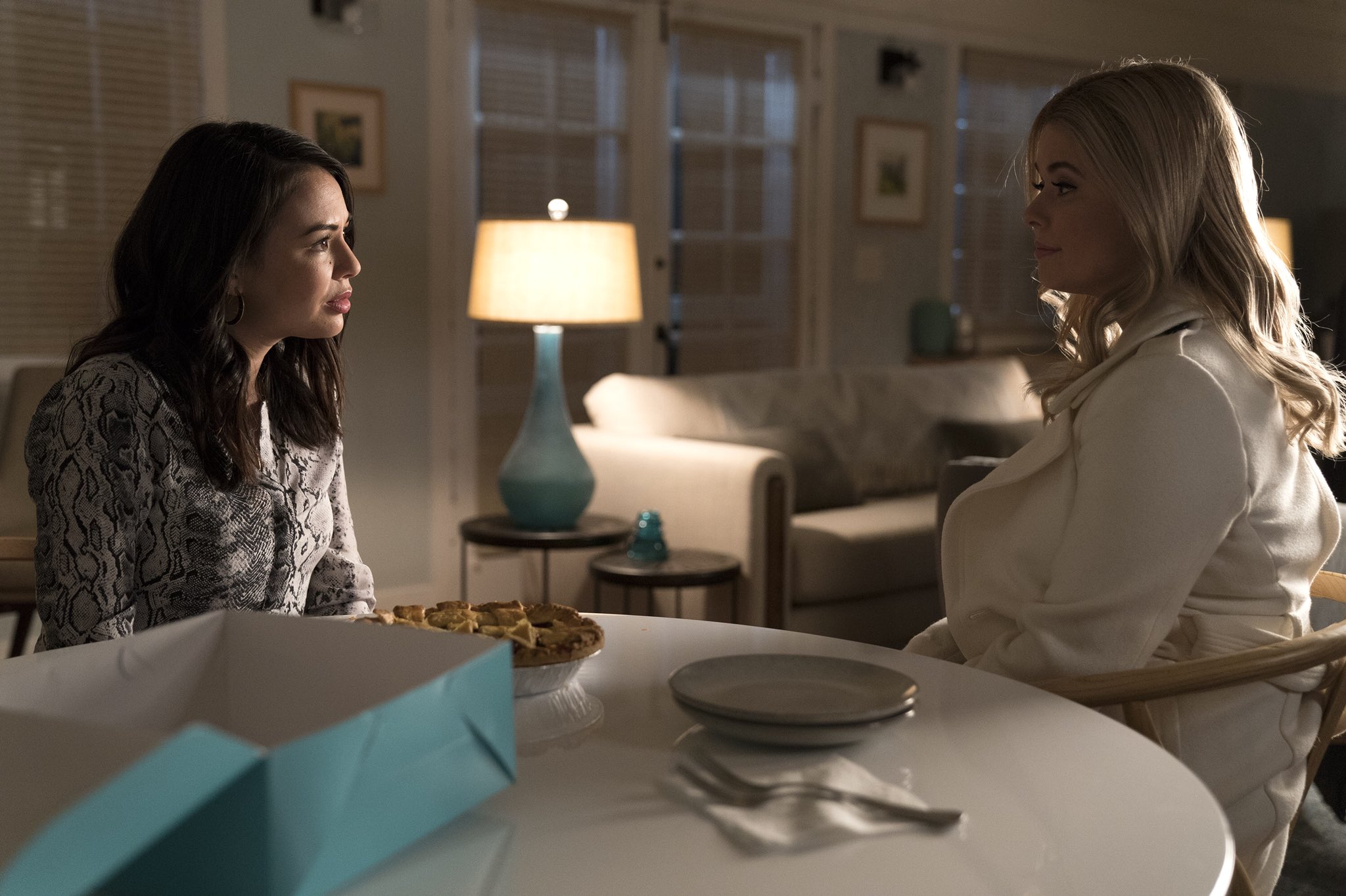 Pretty Little Liars: The Perfectionists: Pilot | Season 1 | Episode 1