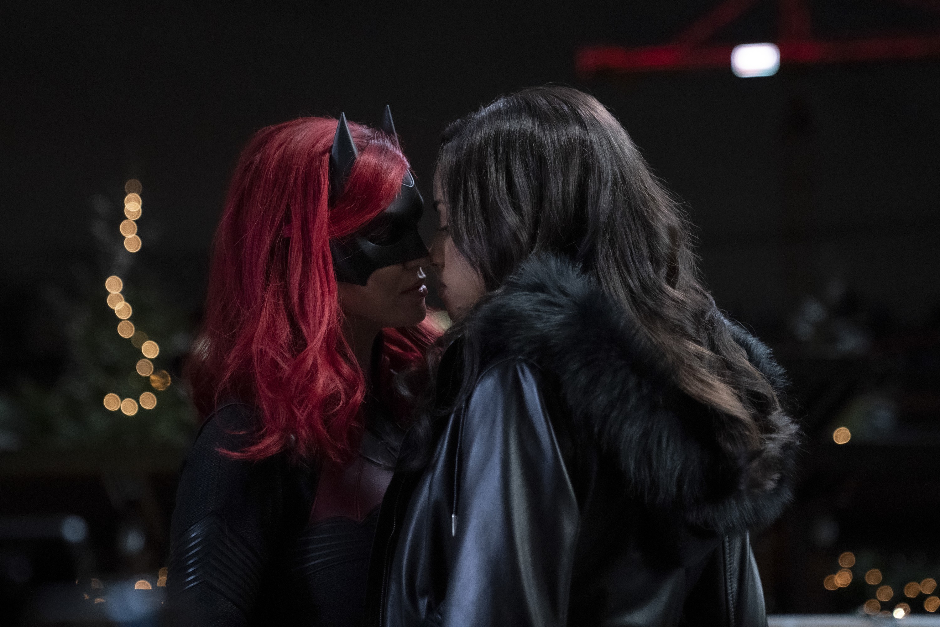 Batwoman: Grinning from Ear to Ear | Season 1 | Episode 14