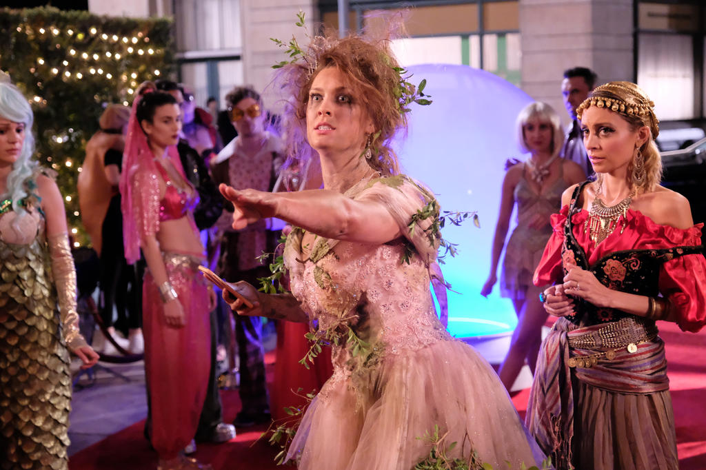 Great News: Night of the Living Screen | Season 2 | Episode 5