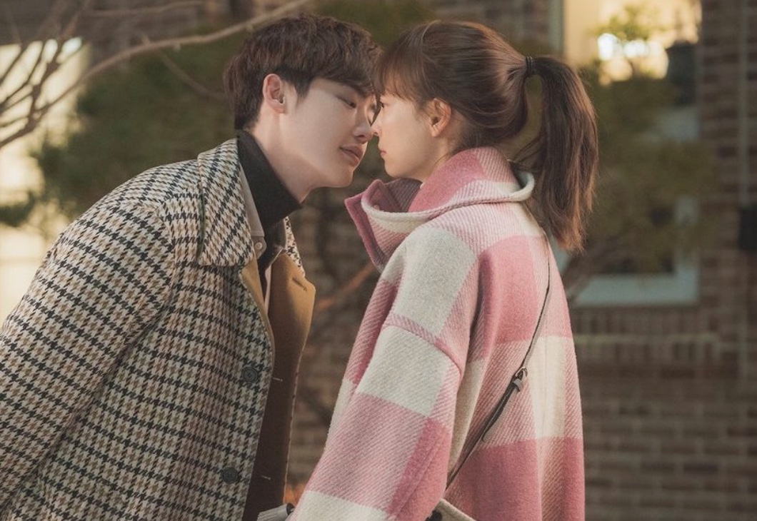 Romaenseuneun Byulchaekboorok: Ã‰pisode #1.11 | Season 1 | Episode 11